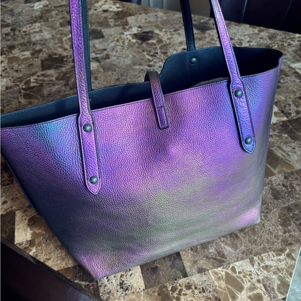 New Coach Iridescent Holographic Market Tote Bag - Picture 3 of 8